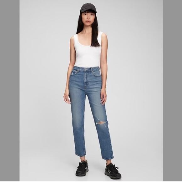 GAP NWT Sky High Rise Cheeky Straight Jeans distressed washwell low stretch 27/4 - Picture 1 of 12